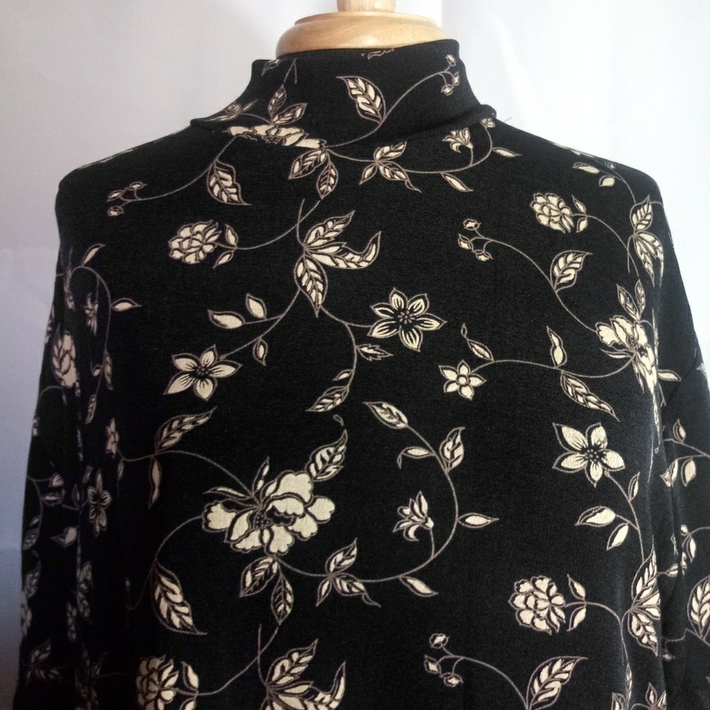 Frazier Lawrence woman black and tan flora… - Picture 4 of 8